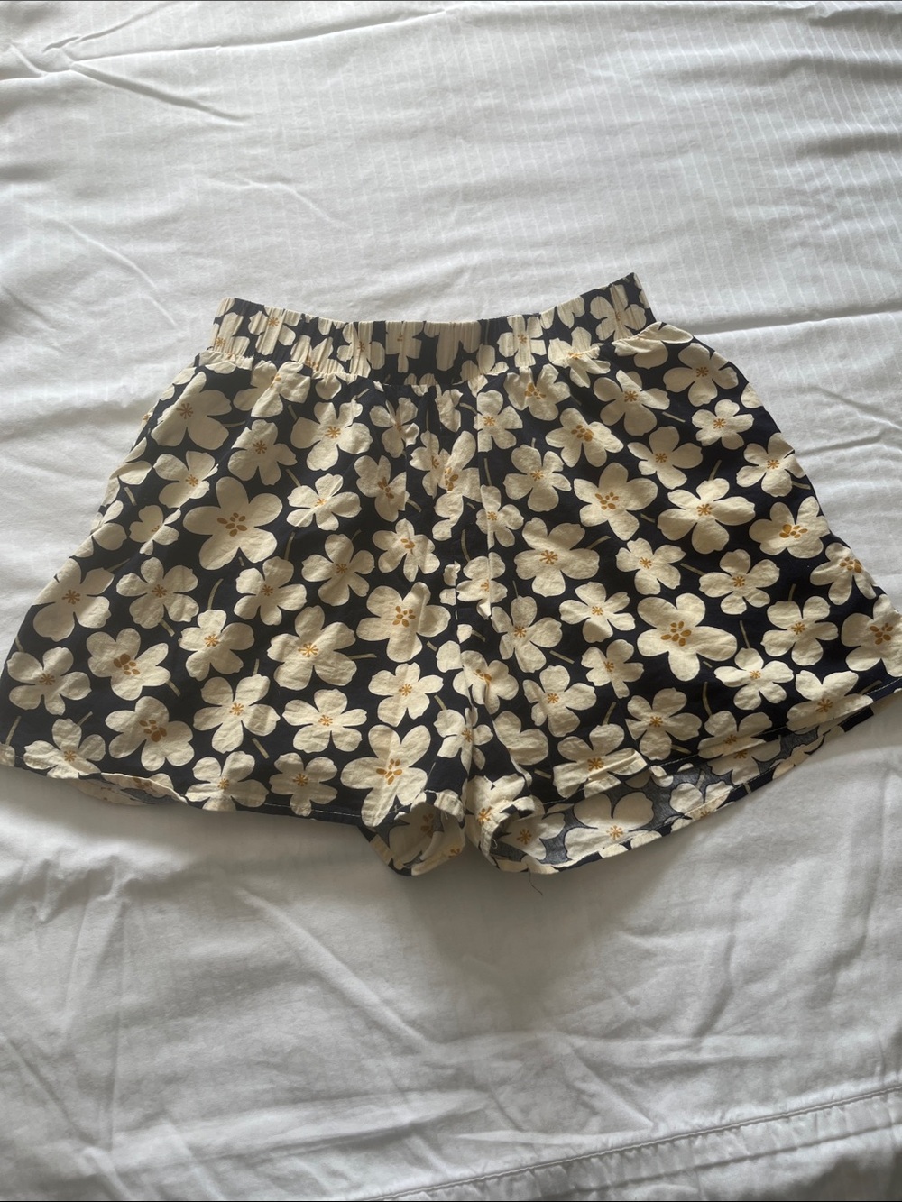 Women's Navy Floral Elastic-Waist Shorts